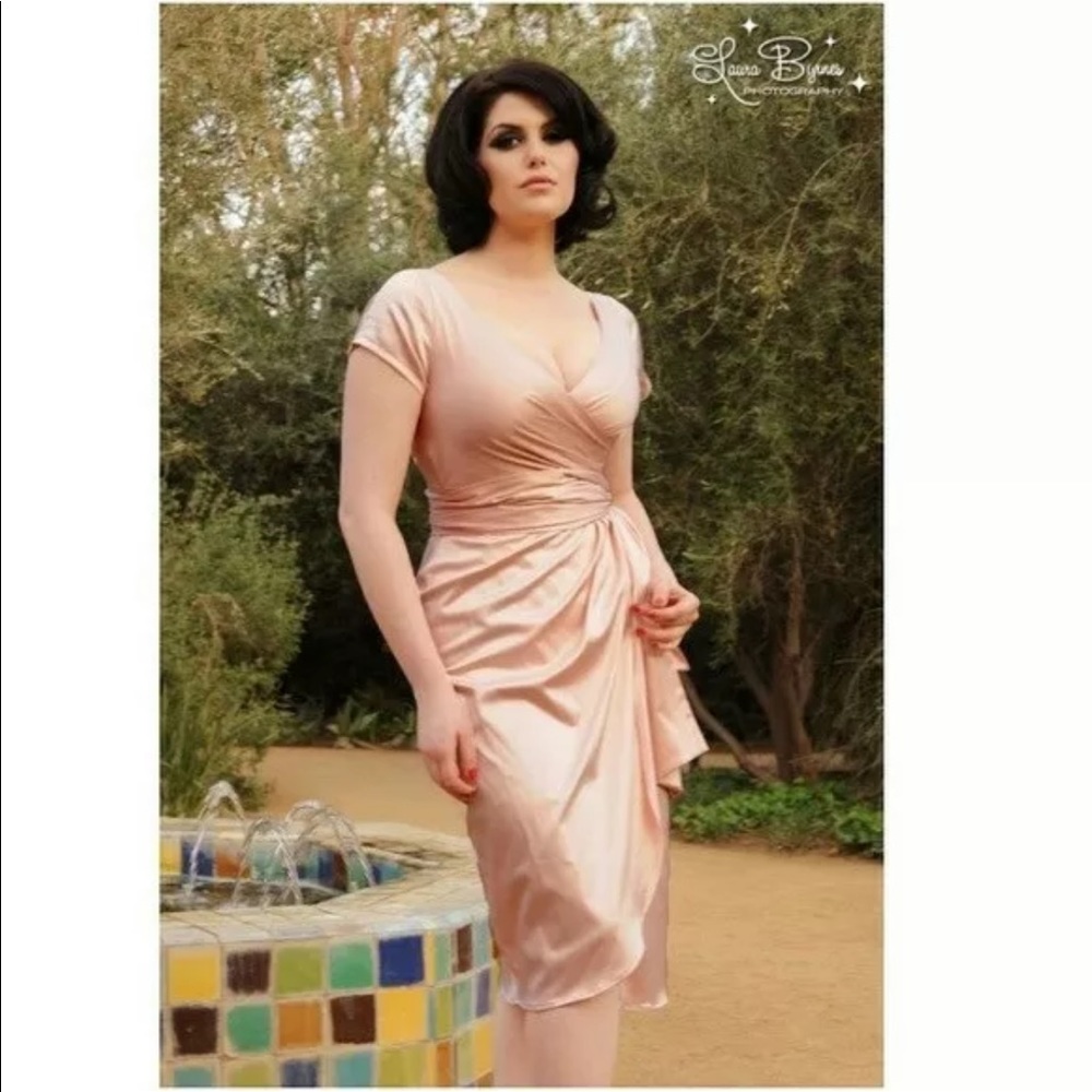 Pinup Girl Ava blush, Small NWT